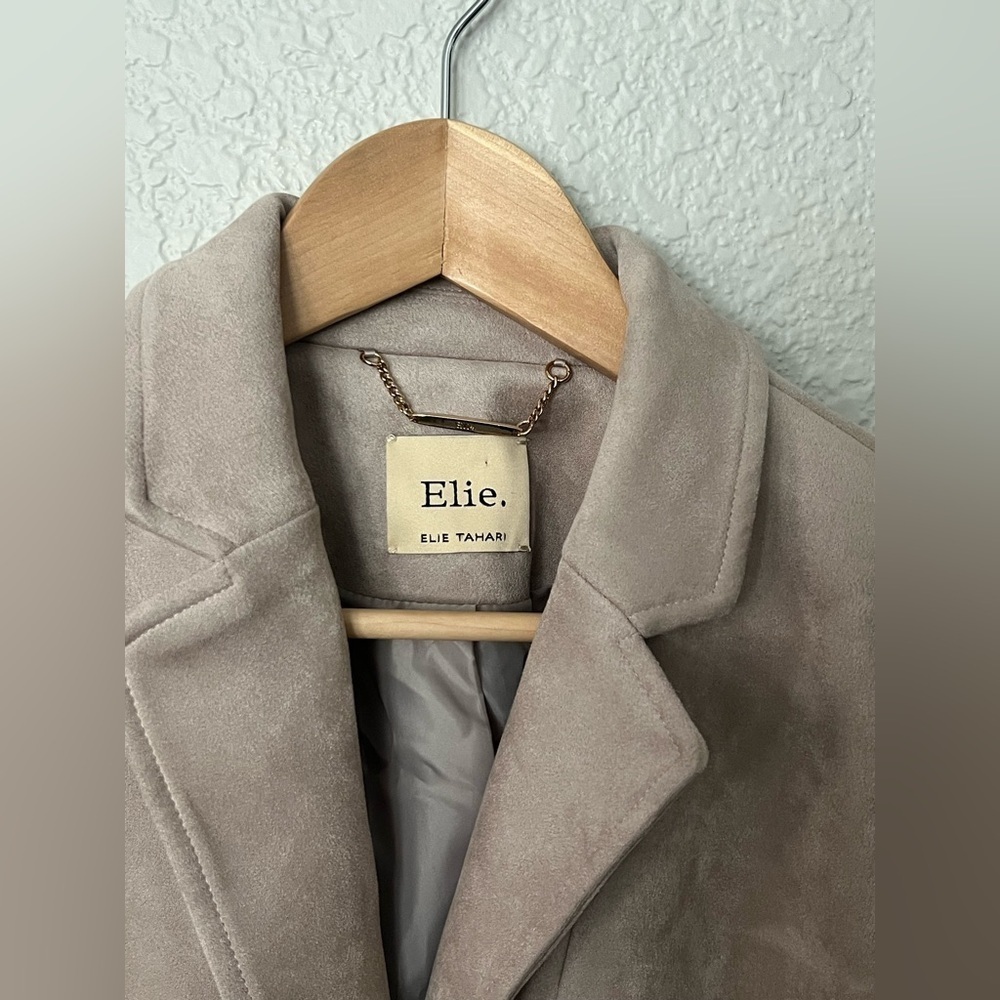 Elie Tahari Soft beige Faux suede two button notch collar Blazer jacket sz large - Picture 2 of 5